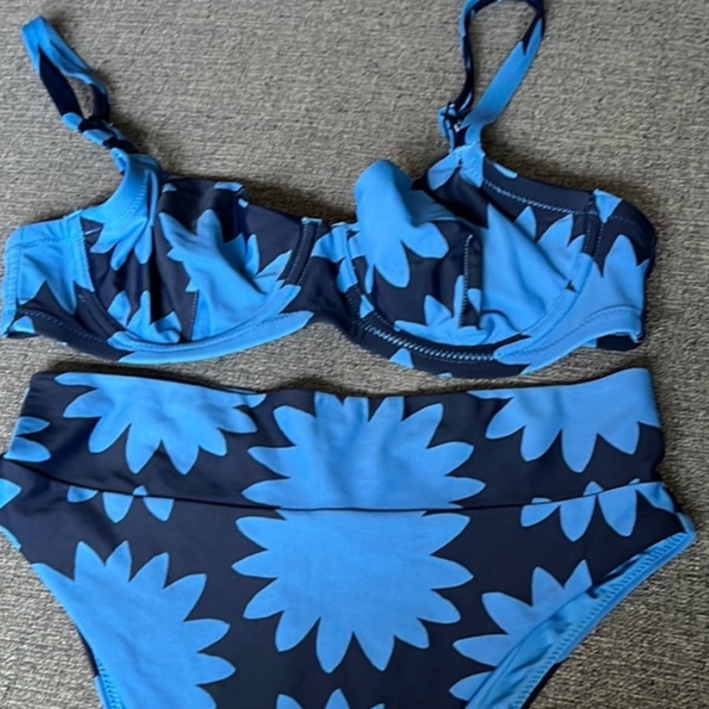 TOP ONLY - AERIE SWIM blue floral swim